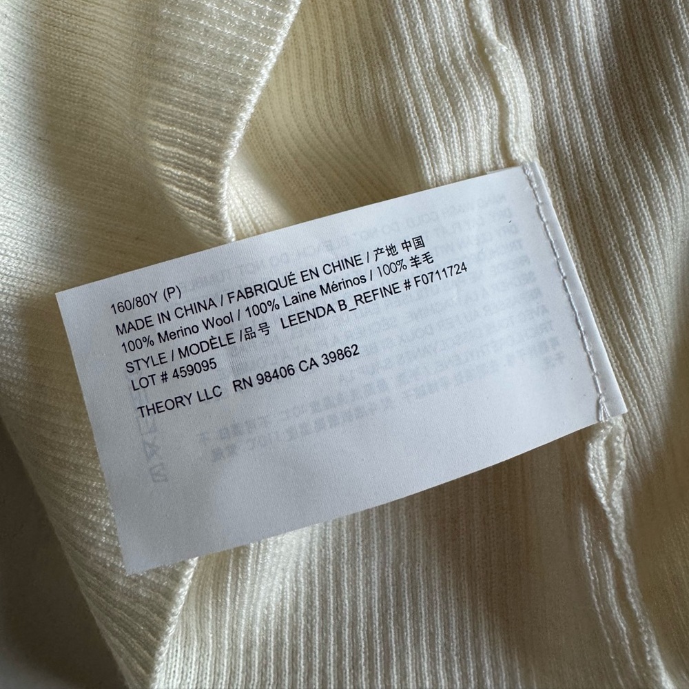 Theory Leenda Short-sleeve Turtleneck - Picture 11 of 11